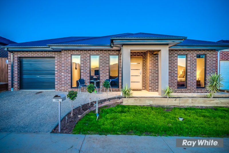 Photo - 16 Clearwater Rise Pde , Truganina VIC 3029 - Image 9