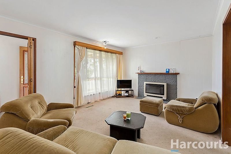 Photo - 16 Clematis Street, Glen Waverley VIC 3150 - Image 4