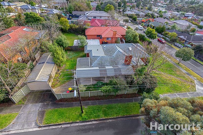 Photo - 16 Clematis Street, Glen Waverley VIC 3150 - Image 6