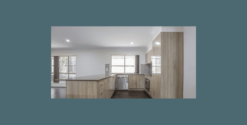 Photo - 16 Clermont Street, Holmview QLD 4207 - Image 3