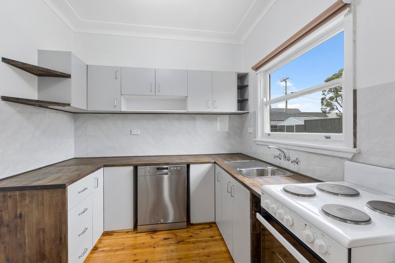 Photo - 16 Clifford Street, Fairy Meadow NSW 2519 - Image 4