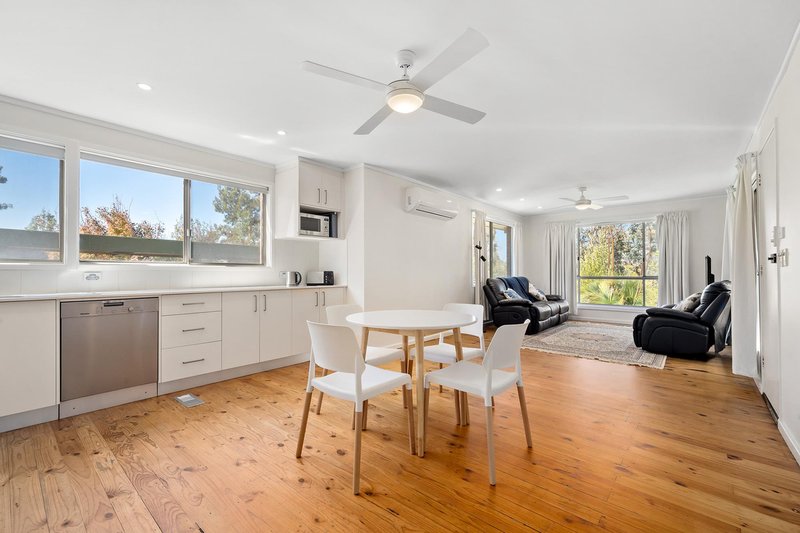 Photo - 16 Clisby Close, Cook ACT 2614 - Image 2