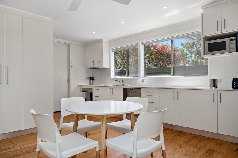 Photo - 16 Clisby Close, Cook ACT 2614 - Image 3