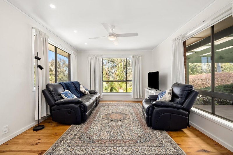 Photo - 16 Clisby Close, Cook ACT 2614 - Image 4