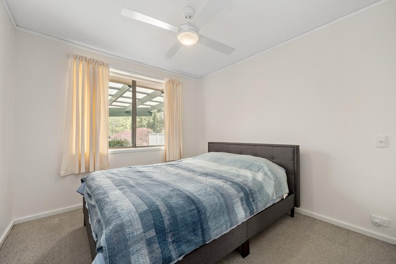 Photo - 16 Clisby Close, Cook ACT 2614 - Image 6