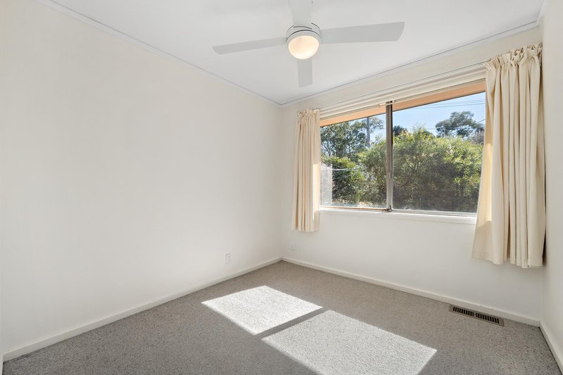 Photo - 16 Clisby Close, Cook ACT 2614 - Image 8