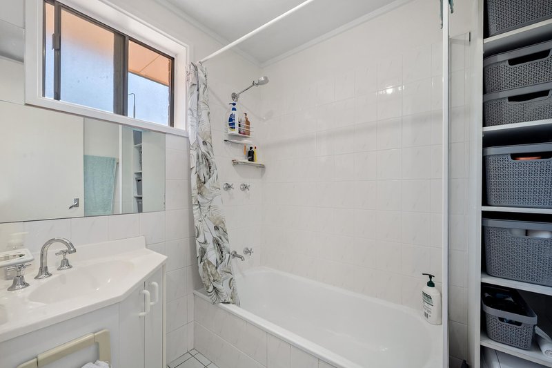 Photo - 16 Clisby Close, Cook ACT 2614 - Image 9