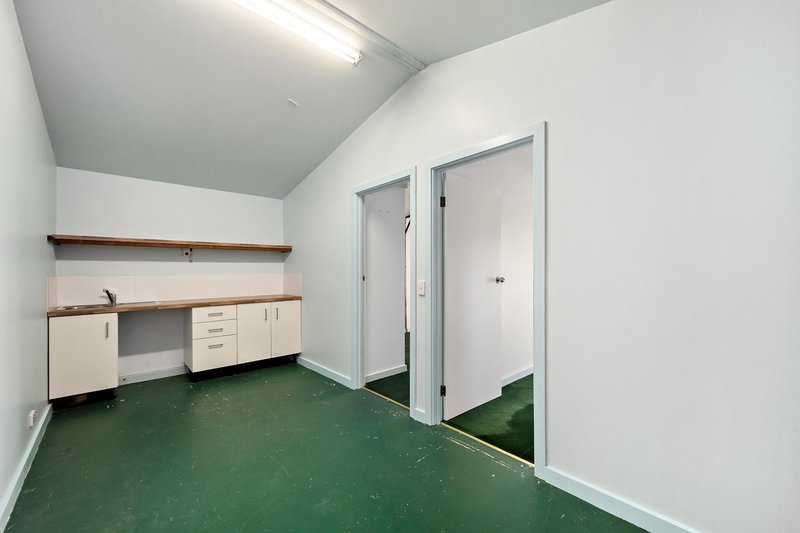 Photo - 16 Clisby Close, Cook ACT 2614 - Image 11