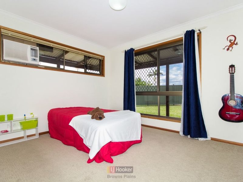 Photo - 16 Clover Court, Regents Park QLD 4118 - Image 6