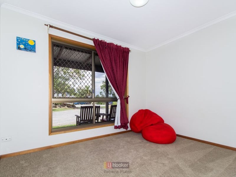 Photo - 16 Clover Court, Regents Park QLD 4118 - Image 9