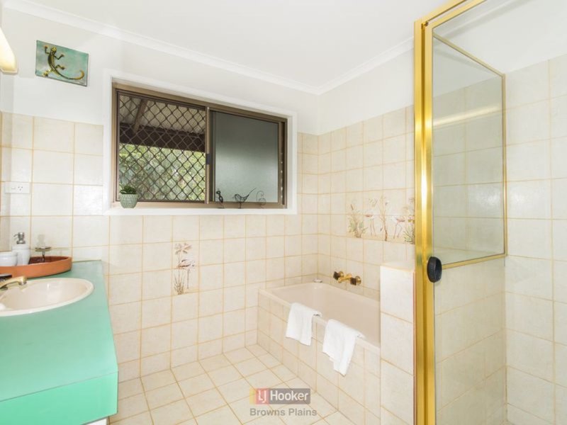 Photo - 16 Clover Court, Regents Park QLD 4118 - Image 10