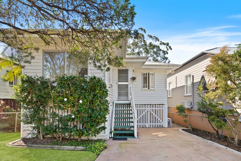 Photo - 16 Collins Street, Annerley QLD 4103 - Image 1