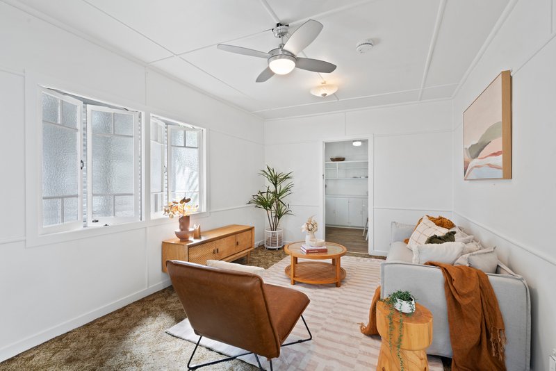 Photo - 16 Collins Street, Annerley QLD 4103 - Image 4