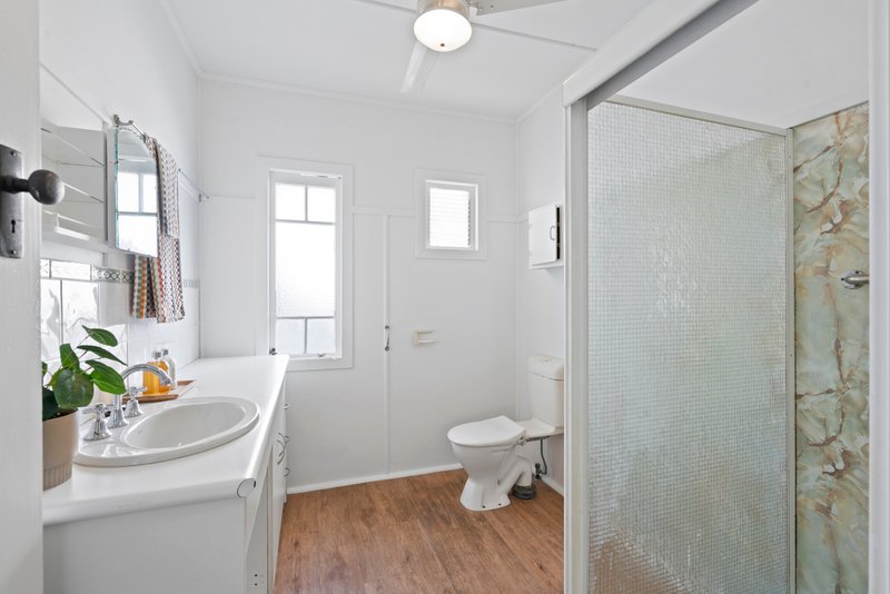 Photo - 16 Collins Street, Annerley QLD 4103 - Image 16