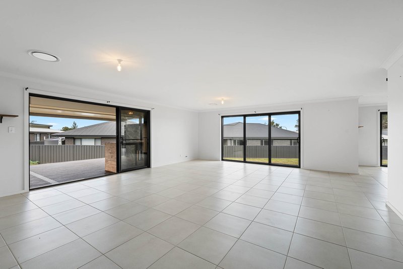 Photo - 16 Colvin Place, Goulburn NSW 2580 - Image 3