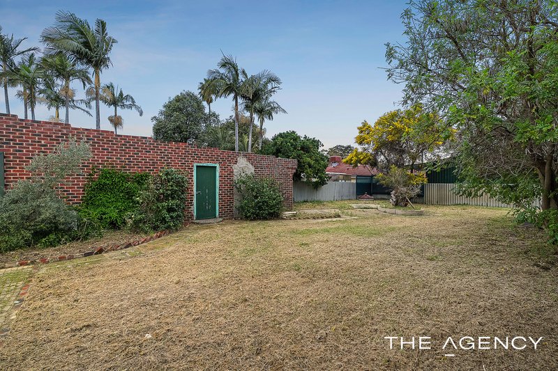 Photo - 16 Comino Street, Cloverdale WA 6105 - Image 18