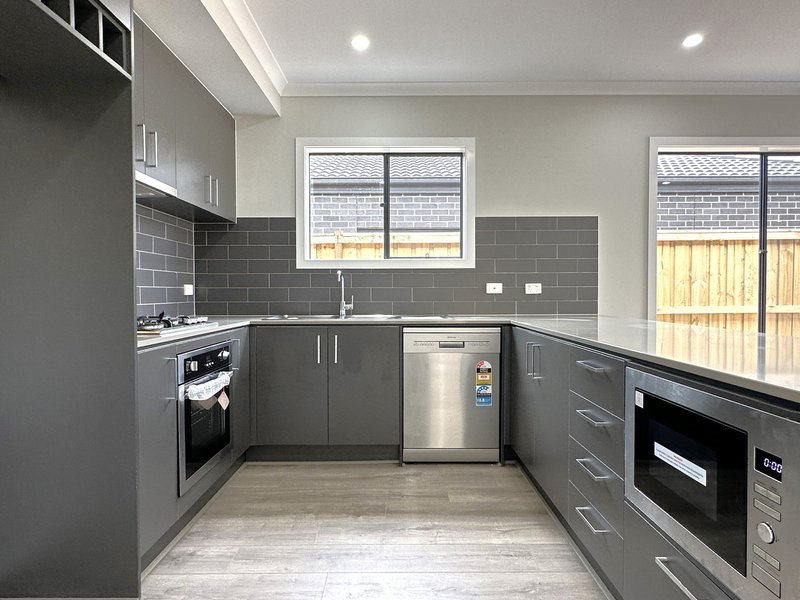 Photo - 16 Constable Street, Beveridge VIC 3753 - Image 2
