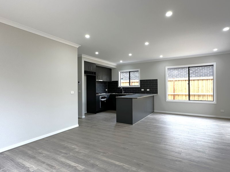 Photo - 16 Constable Street, Beveridge VIC 3753 - Image 5