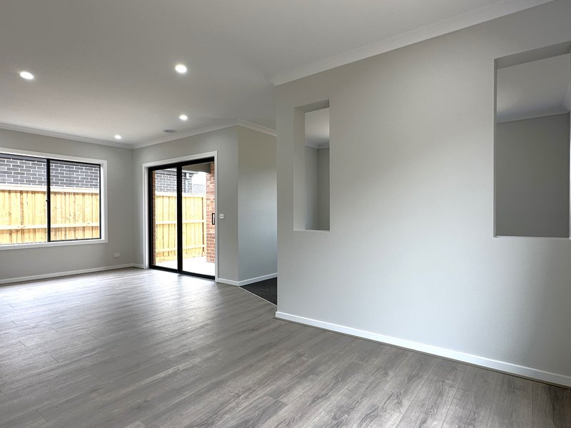 Photo - 16 Constable Street, Beveridge VIC 3753 - Image 6