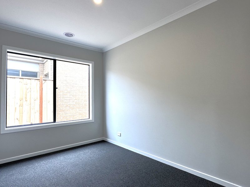 Photo - 16 Constable Street, Beveridge VIC 3753 - Image 11