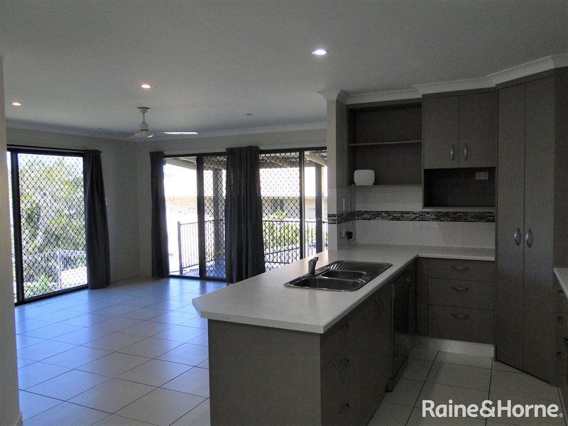 Photo - 16 Coolibah Street, Kin Kora QLD 4680 - Image 4