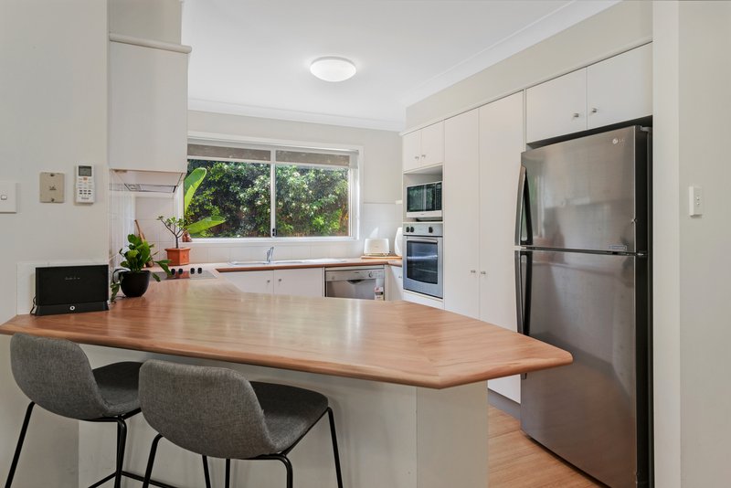 Photo - 16 Corina Close, Robina QLD 4226 - Image 3