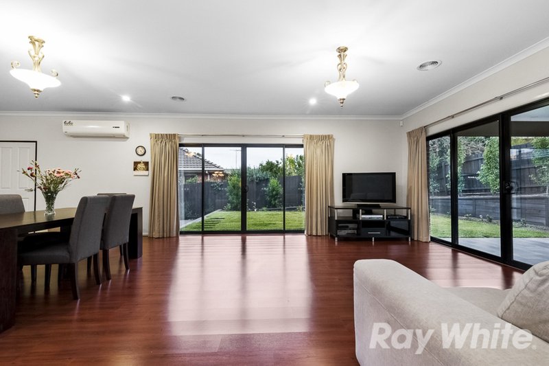 Photo - 16 Coronation Street, Mount Waverley VIC 3149 - Image 4