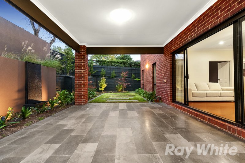 Photo - 16 Coronation Street, Mount Waverley VIC 3149 - Image 9