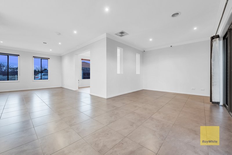Photo - 1/6 Corrib Court, Melton West VIC 3337 - Image 3