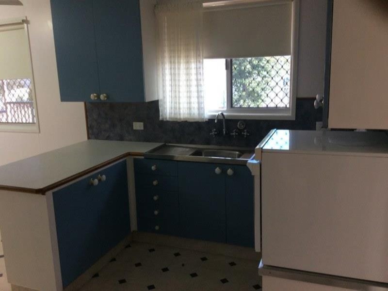 Photo - 16 Corriedale Crescent, Harristown QLD 4350 - Image 3