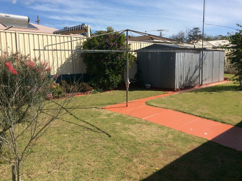 Photo - 16 Corriedale Crescent, Harristown QLD 4350 - Image 10