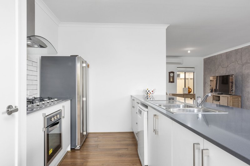 Photo - 16 Corsica Way, Coogee WA 6166 - Image 5