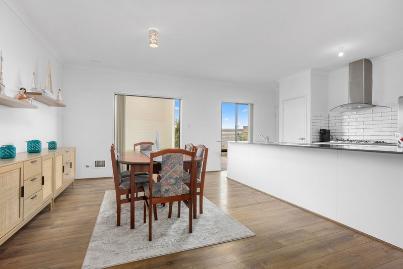Photo - 16 Corsica Way, Coogee WA 6166 - Image 7