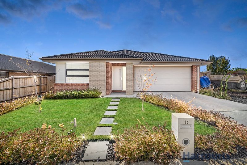 16 Cortina Drive, Winter Valley VIC 3358