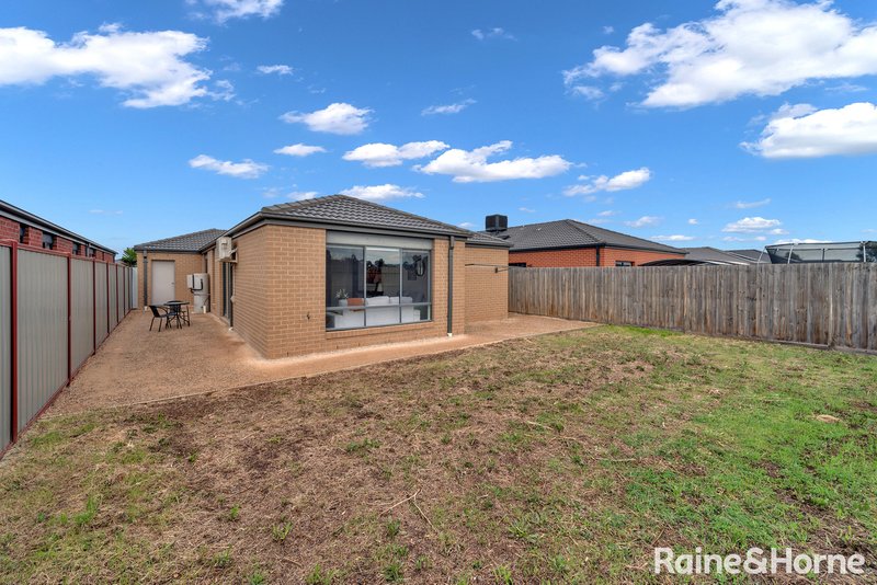 Photo - 16 Cottonfield Way, Brookfield VIC 3338 - Image 17