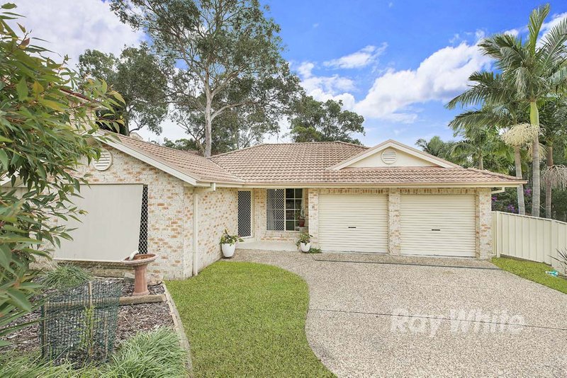 16 Courageous Close, Marmong Point NSW 2284