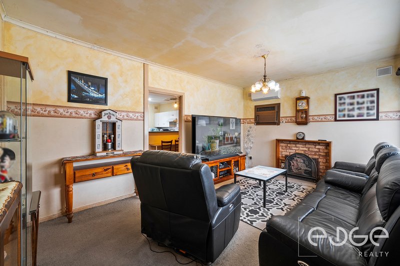 Photo - 16 Crabb Road, Smithfield Plains SA 5114 - Image 3