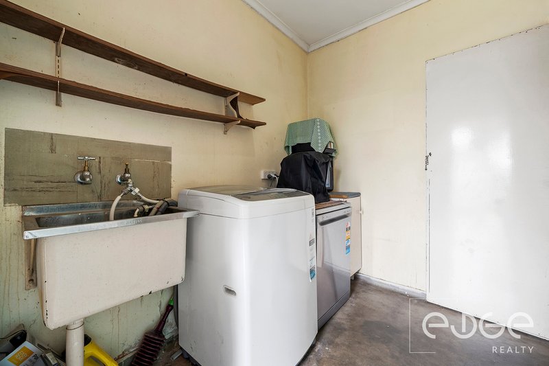 Photo - 16 Crabb Road, Smithfield Plains SA 5114 - Image 14