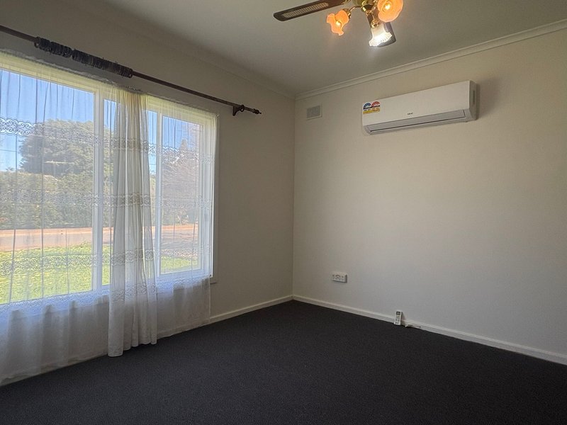 Photo - 16 Crabb Road, Smithfield Plains SA 5114 - Image 7