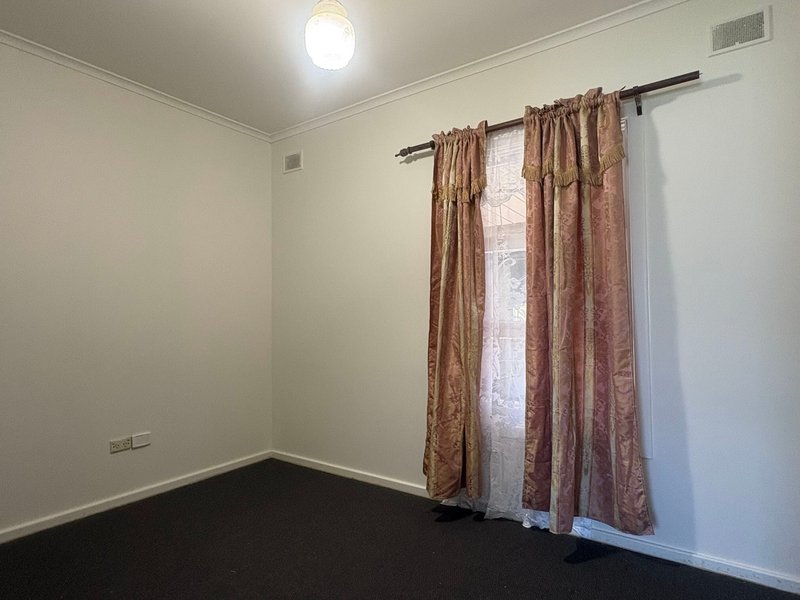 Photo - 16 Crabb Road, Smithfield Plains SA 5114 - Image 8