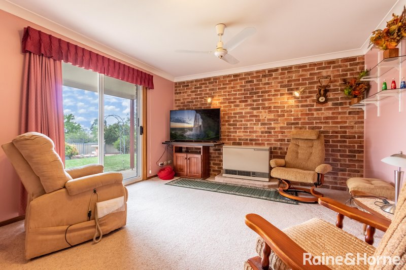 Photo - 16 Crawford Crescent, Windradyne NSW 2795 - Image 8