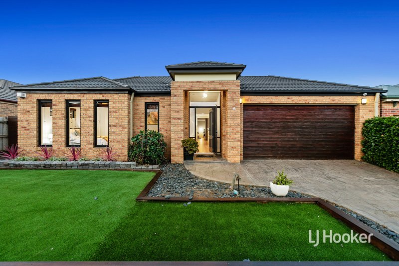 16 Creswick Drive, Point Cook VIC 3030