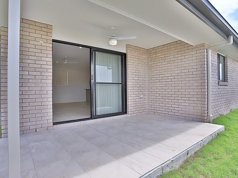 Photo - 16 Crewes Crescent, Redbank Plains QLD 4301 - Image 8