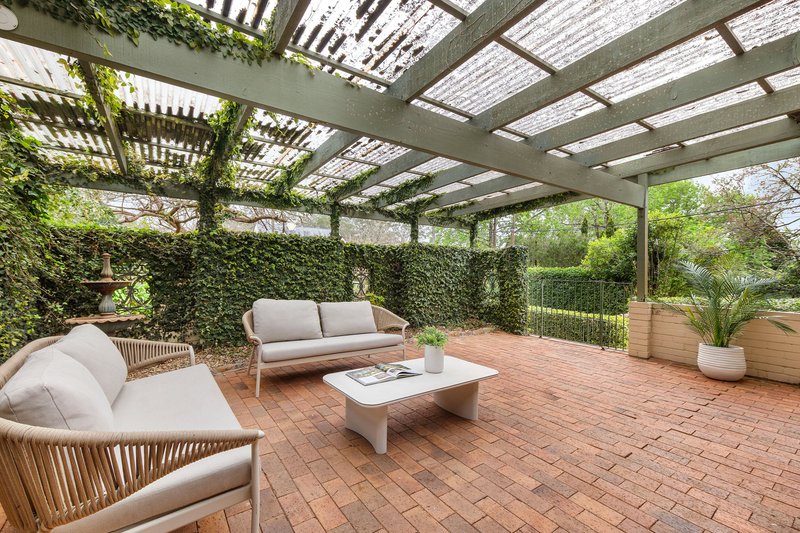 Photo - 16 Crown Road, Pymble NSW 2073 - Image 8