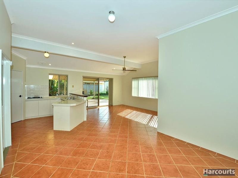 Photo - 16 Crowthorn Cross, Erskine WA 6210 - Image 4