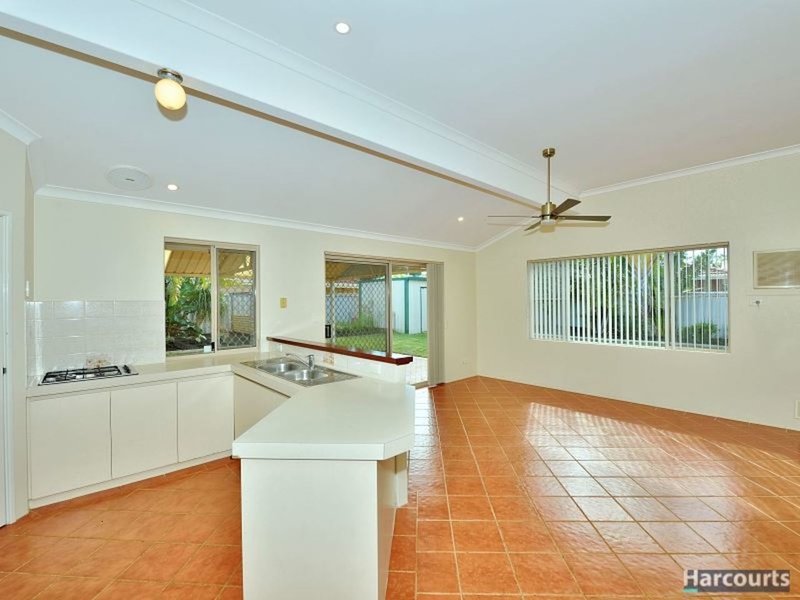 Photo - 16 Crowthorn Cross, Erskine WA 6210 - Image 7