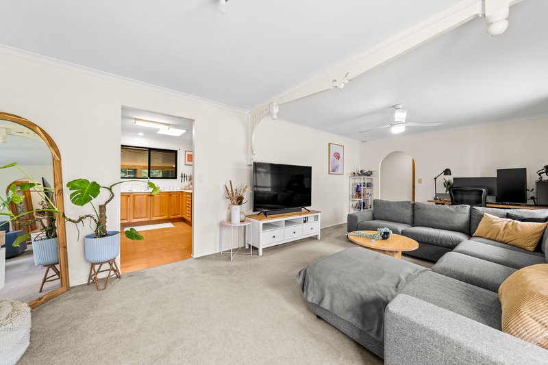 Photo - 16 Cudal Street, Shailer Park QLD 4128 - Image 2