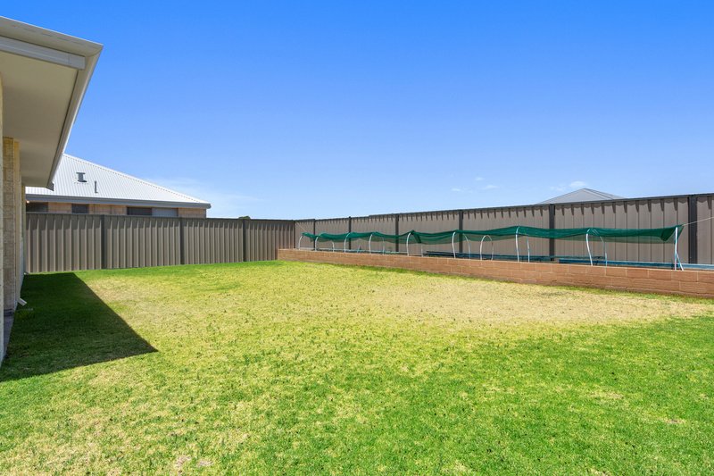 Photo - 16 Currawong Way, Australind WA 6233 - Image 15