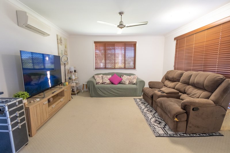 Photo - 16 Cycad Court, Norman Gardens QLD 4701 - Image 6