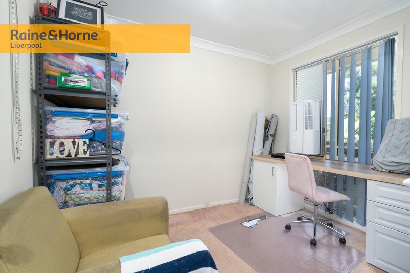 Photo - 16 Cyclamen Place, Macquarie Fields NSW 2564 - Image 6